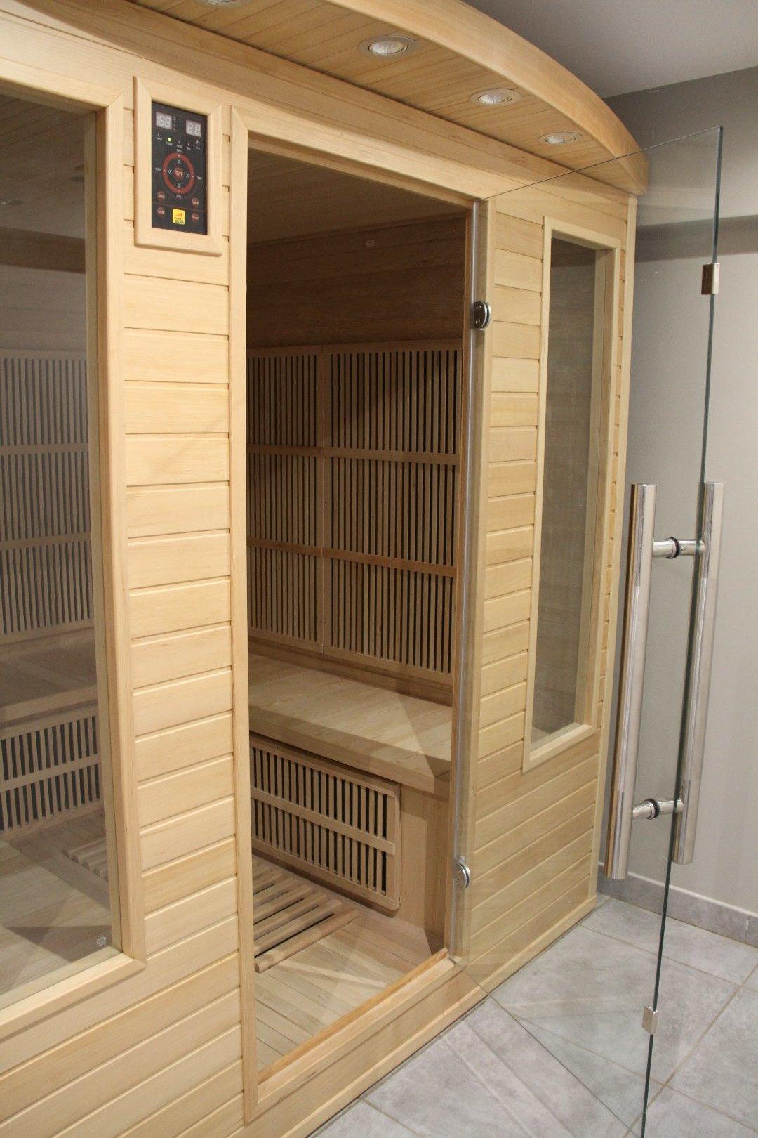 sauna de 8 pers avec sono incorporer